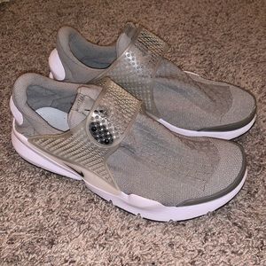 Nike sockdart NWOT ⭐️